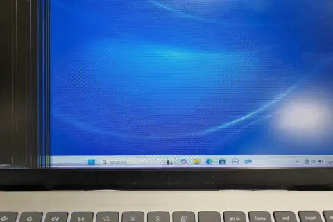 Jak naprawić ekran w laptopie - proste rozwiązania na najczęstsze problemy