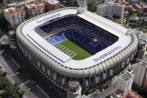 Stadion Santiago Bernabéu, dom Realu Madryt, dumy Hiszpanii.