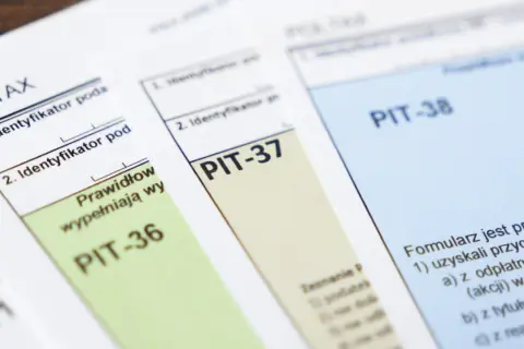 Formularze PIT-36, PIT-37, PIT-38. Czy można wystawić fakturę na dziecko? Dokumenty podatkowe.