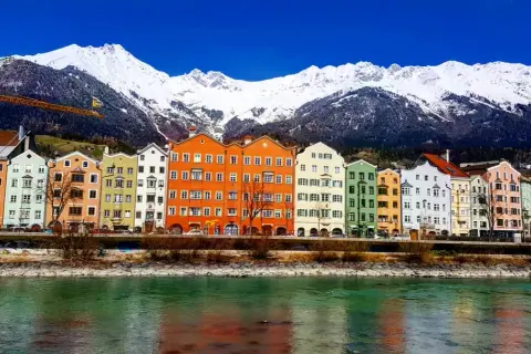 Innsbruck atrakcje: Odkryj niezwykłe miejsca, które musisz zobaczyć