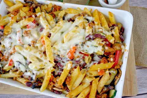 Idealna zapiekanka z penne i mięsem mielonym? Poznaj mój przepis!