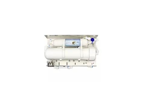 Système de filtration d'eau par osmose inverse. Découvrez les avantages et inconvénients de cette technologie pour une eau pure.