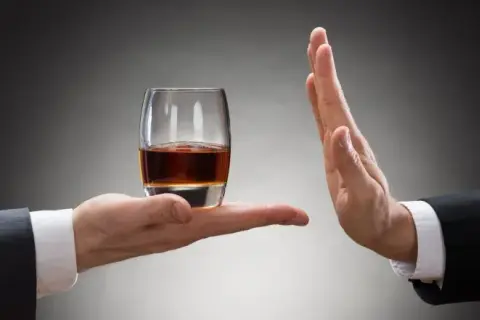 Kiedy można bezpiecznie pić alkohol podczas stosowania Encortonu? Fakty