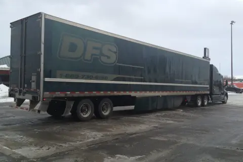 Ile zarabia spedytor? Dekodujemy marże i koszty w transporcie.