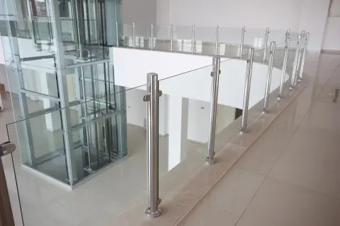 Jak zamontować słupek balustrady - uniknij najczęstszych błędów