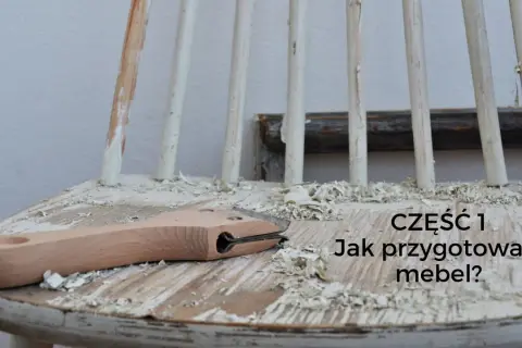 Drewniany mebel w trakcie renowacji, z widocznymi odpryskami starej farby i narzędziem do jej usuwania. Czas zacząć przygotowania, ale czym odtłuścić?