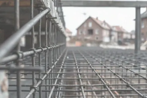 Zbrojenie stropu co ile pręty – kluczowe informacje dla bezpieczeństwa