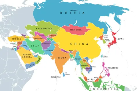 Karta över Asien med länder som Ryssland, Kina, Indien och Japan. Här finns fakta om Asien.
