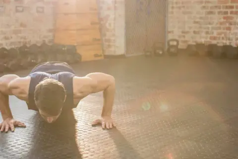CrossFit od czego zacząć: jak uniknąć kontuzji i skutecznie trenować