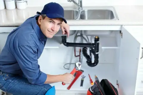 Ile kosztuje kurs hydraulika? Sprawdź ceny i możliwości dofinansowania