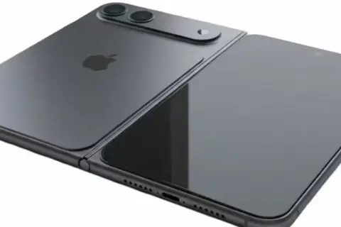 Koncepcja iPhone fold w ciemnoszarym kolorze, z podwójnym aparatem i logo Apple.
