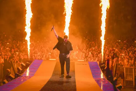 Koncert Dawida Podsiadło: Ile trwa? Zaplanuj wieczór idealnie!