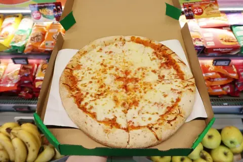 Ile kosztuje pizza? Sprawdź ceny i promocje w najlepszych pizzeriach