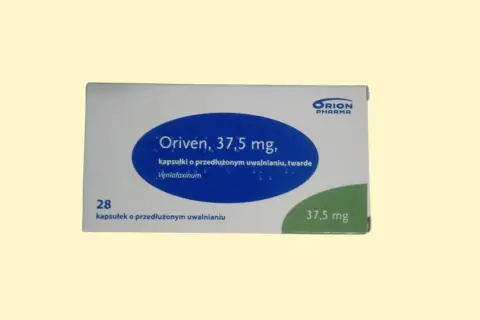 Opakowanie leku Oriven 37,5 mg, zawierające 28 kapsułek o przedłużonym uwalnianiu z wenlafaksyną.