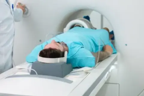 Alkohol po badaniu z kontrastem: Ile czekać i dlaczego?