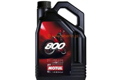 Motul 800: Off-Road czy Road Racing? Wybierz olej dla Twojego 2T