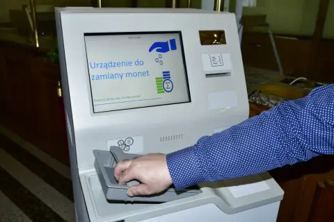 Automaty NBP gdzie? Sprawdź lokalizacje i godziny otwarcia