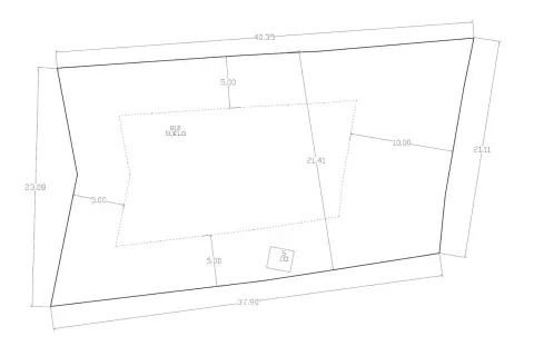 Plano de parcela con medidas. Se indica la superficie edificable y un área de 812 m² de suelo.