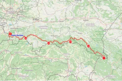 Trasa Rafała Bielawy na Głównym Szlaku Beskidzkim, oznaczona punktami 400, 300, 200, 100 i S, pokazuje jego rekordowy wyczyn.