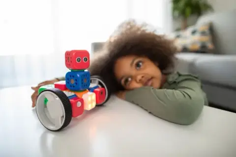 TOP 7 zabawek sensorycznych dla 3-latka: Wybierz mądrze!