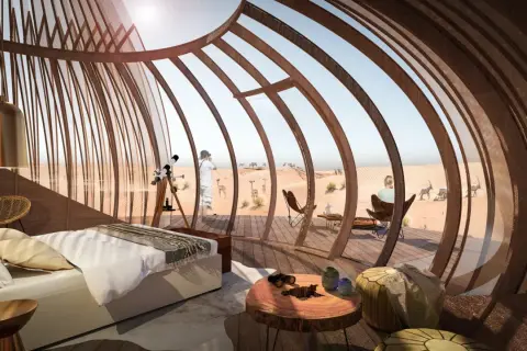 Intérieur d'une chambre de luxe dans le désert, avec un lit douillet et une vue panoramique sur la faune. Le design s'inspire du biomimétisme, évoquant une structure organique.