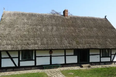 Skansen Nadole: Odkryj fascynującą historię i atrakcje turystyczne
