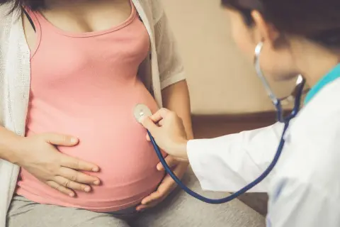 Acard w ciąży: Dlaczego lekarz go zalecił? Bezpieczeństwo i cel.