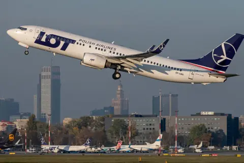 Ile samolotów ma LOT? Zaskakujące fakty o flocie PLL LOT