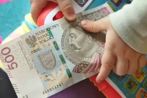 500 plus: Uwaga! Terminy składania wniosków, które musisz znać