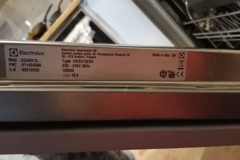Zmywarka Electrolux EES69310L, model GHE613CB4, wyprodukowana we Włoszech. Czas na jej czyszczenie!