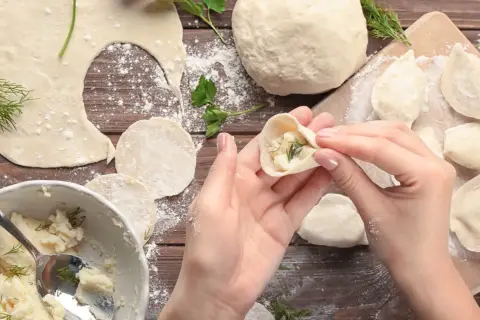 Idealne ciasto na pierogi do mrożenia nigdy więcej pękania!