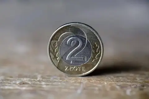 Czy orzeł czy reszka przynosi szczęście? Sprawdź znaczenie i przesądy