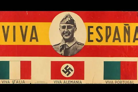 Cartel propagandístico: "Viva España" con retrato de Franco, y banderas de Italia, Alemania nazi y Portugal. España en la Segunda Guerra Mundial.