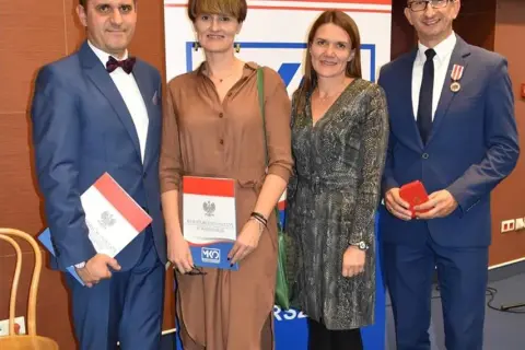 Ile wynosi nagroda kuratora oświaty i jak wpływa na nauczycieli?
