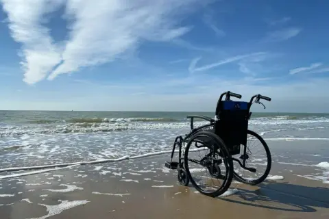 Ile kosztuje wypożyczenie wózka inwalidzkiego? Sprawdź ceny i opcje wsparcia
