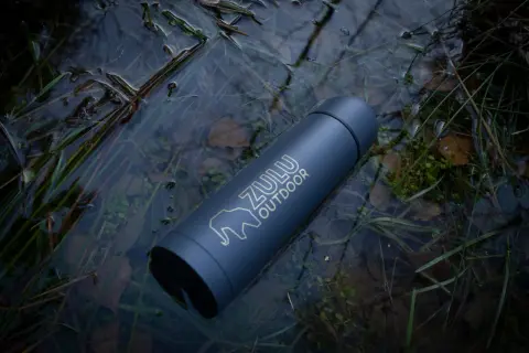 Termos de acero inoxidable Zulu Outdoor, listos para la aventura en la naturaleza.