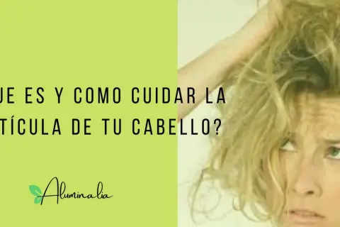 ¿Qué es y cómo cuidar la cutícula de tu cabello? Una mujer con cabello enredado se pregunta cómo mejorar la salud de su cutícula capilar.