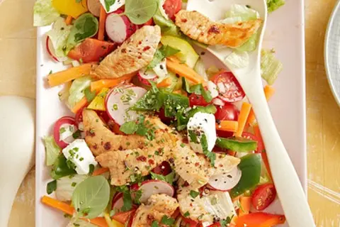 Putenstreifen-Salat: Schnell, gesund & unglaublich vielseitig!