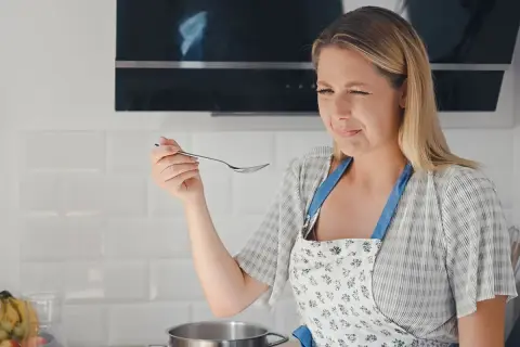 Jak uratować przesolone ciasto? Nie panikuj! Sprawdzone triki