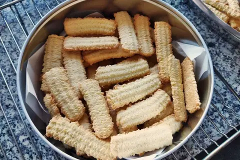 Sekret kruchych ciastek z maszynki? Odkryj przepis babci!