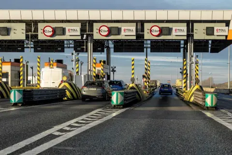 Autostrada A4: Jak płacić? Uniknij kar! Odcinki i metody