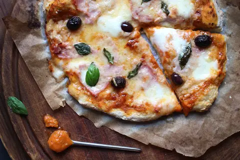 Pizza Mozzarella : La Recette Maison qui Bat la Pizzeria ?