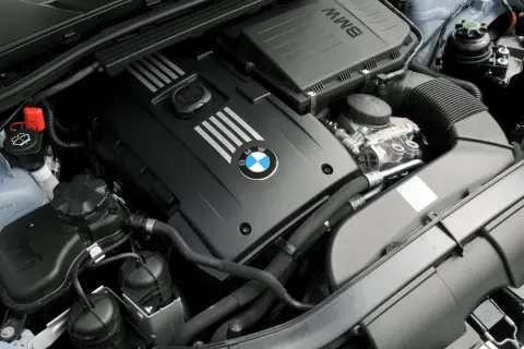Jaki silnik do BMW E90? Wybierz mądrze i uniknij pułapek!