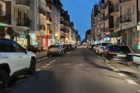 Ile kosztuje parking w Kołobrzegu? Sprawdź aktualne stawki i lokalizacje