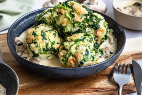 Spinatknödel als Hauptgericht: Geling-Garantie & beste Saucen