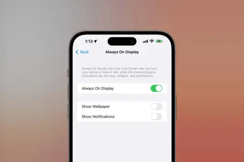 Ustawienia "Always On Display" (AOD) na iPhonie. Pozwala to na wyświetlanie godziny i powiadomień na zablokowanym ekranie.