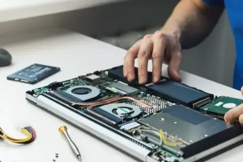 Ile kosztuje wymiana dysku w laptopie Lenovo? Ceny i porady na start