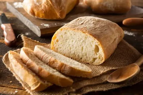 Odmrażanie chleba: Zawsze świeży i chrupiący? Poznaj triki!