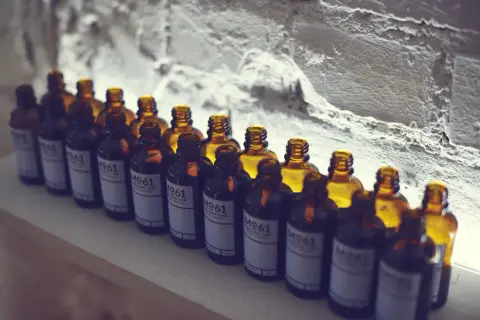 Jak stworzyć własne perfumy - krok po kroku do idealnego zapachu