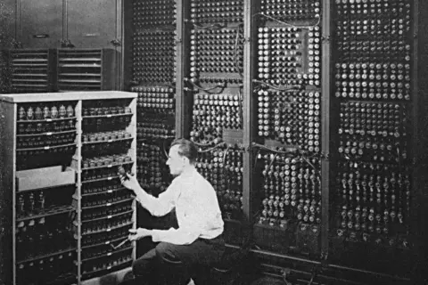 Jak powstał komputer? Fascynująca historia od abakusa po AI